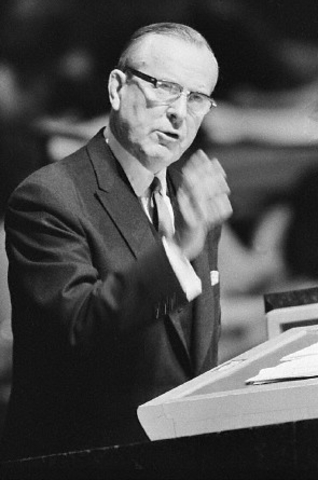 Lester B Pearson resolves the the Suez crisis