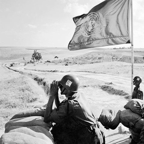 Pearson sends Peacekeeping troops to Suez Crisis