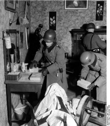 Annmarie's father shows the Nazis a baby picture of Lise (Annmarie's dead sister) and says it's Ellen.