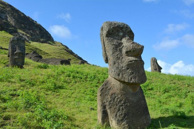 Estatuas en la isla de Pascua