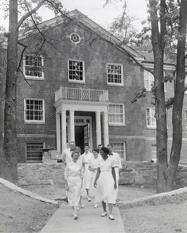 Deinstitutionalism (Movement) 1960s-1970s