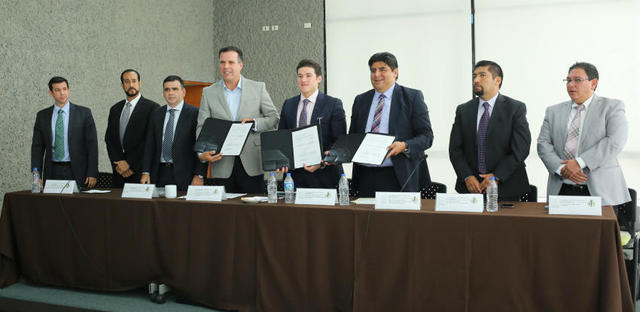 CONGRESO FIRMA CONVENIO CON LA FACULTAD DE DERECHO Y CRIMINOLOGÍA