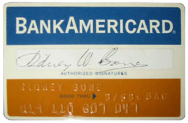 Bank of America emite BankAmericard