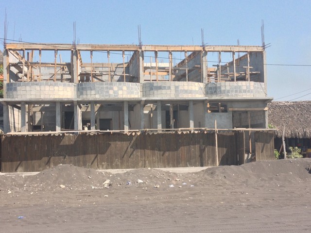 Mi papa comenzó un proyecto en el puerto de un hotel y pasamos mucho tiempo ahí.