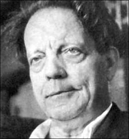 Giovanni Papini inició la publicación del periódico Lacerba.