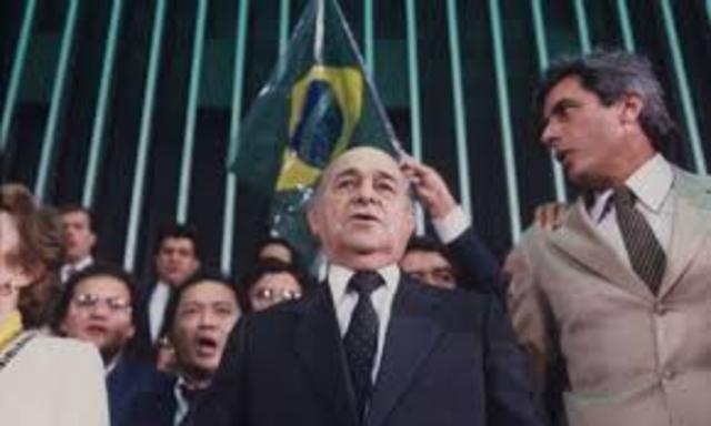 1985 um ano que ficou marcado para os brasileiros como o ano em que a esperança não morreu.