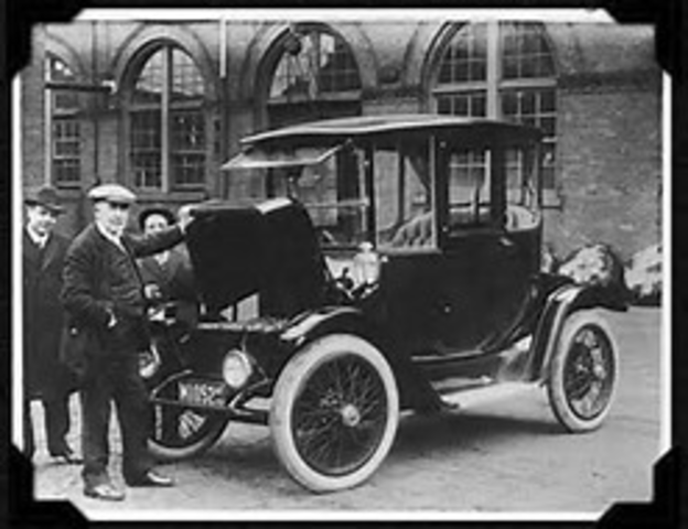 APARECEN LOS PRIMEROS TAXIS A VAPOR