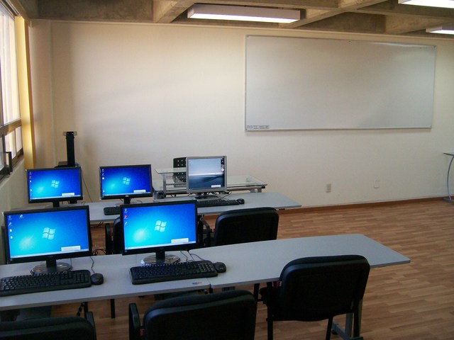 uso de computador de mesa