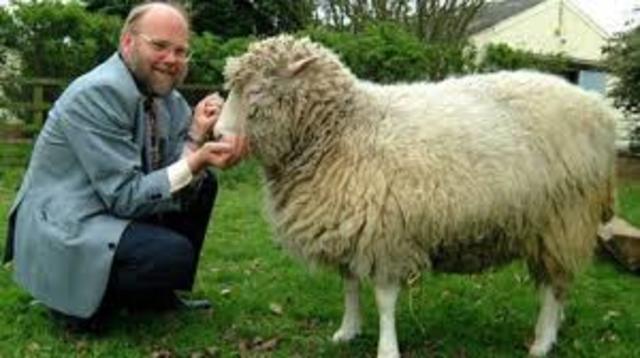 Primer mamífero clónico