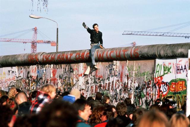 Falling of Berlin Wall