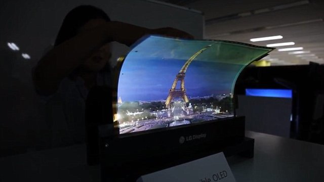 CURVE HD OLED 8K
