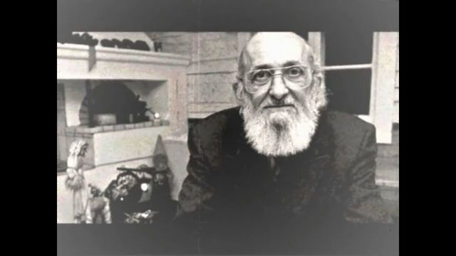 PAULO FREIRE