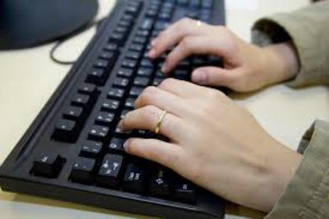 Surge o primeiro projeto de informática, o EDUCON.