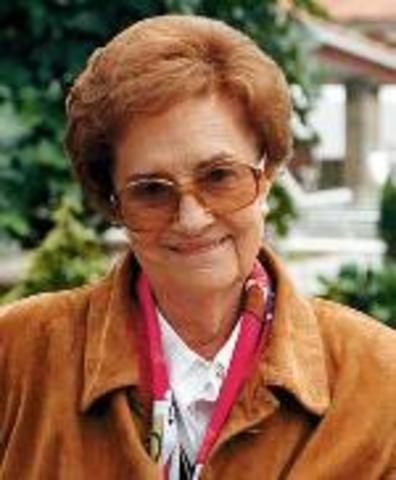 se publica su primer libro