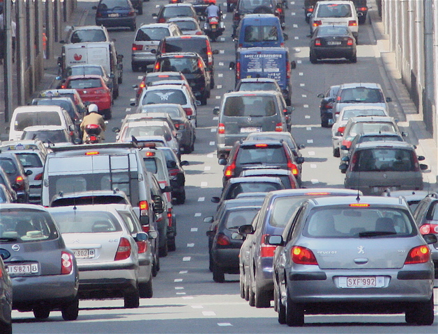 Europe introduces first law to limit car CO2