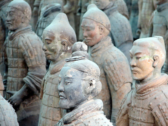 Papel, porcelana y brújula