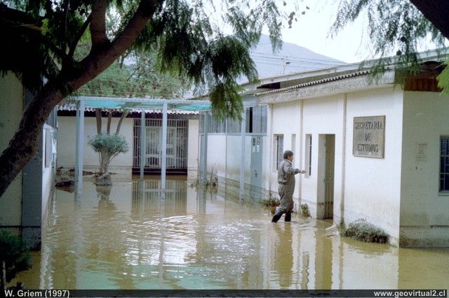 Aluvión en la Quebrada de Manflas - considerable aumento del nivel del Tranque Lautaro