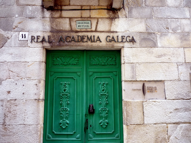 Creación de real academia galega