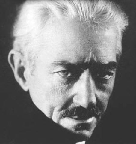 Macedonio Fernández, nació en Buenos Aires el año 1874, fué un escritor y filósofo argentino.