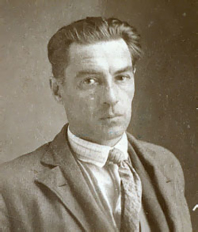 Roberto Arlt, nació en Buenos Aires el año 1900, escritor y periodista argentino.