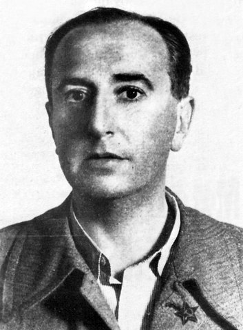 Vicente Huidobro, nació en Santiago el año 1893, poeta chileno.