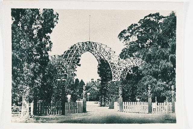 Prince's Gate Arches erected