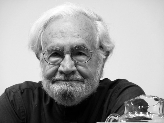 Tomás Segovia, nació en España el año 1927, fué un escritor, poeta y ensayista.