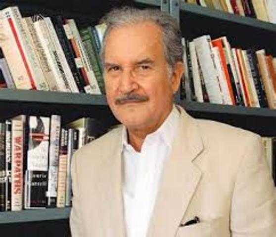Carlos Fuentes, nació en Panamá el 11 de noviembre de 1928 y falleció en México el 15 de mayo de 2012. Fue escritor, intelectual y diplomático.