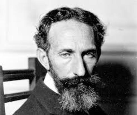 Horacio Silvestre Quiroga Forteza. Nació el 31 de diciembre de 1878 y fallecio en Argentina el 19 de febrero de 1937. Fue cuentista, escritor y poeta.