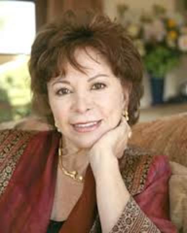 Isabel Allende Llona, nació el 2 de agosto de 1942 en Lima, Perú. Es escritora