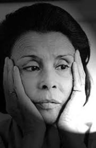 Blanca Varela, nació es 10 de agosto de 1926 en Lima, y falleció el 12 de marzo de 2009 en la misma ciudad. Fue escritora, poeta, traductora y periodista.