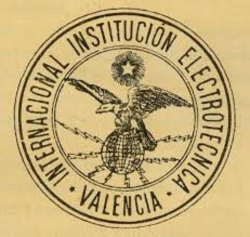 Julio Cervera Baviera: títulos propios de ingeniero mecánico, electricista y mecánico-electricista, denominados libres.