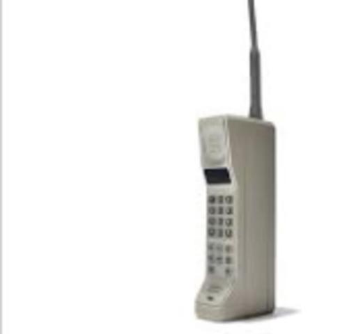 Primer teléfono móvil
