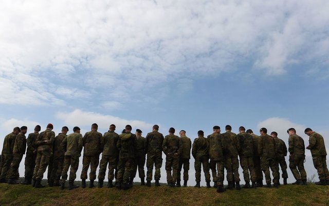 [Europa] Soldados en un área de entrenamiento en Grafenwöhr