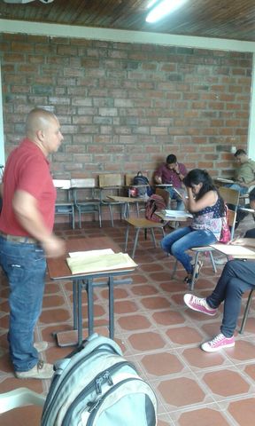 clase con el profesor Anibal.
