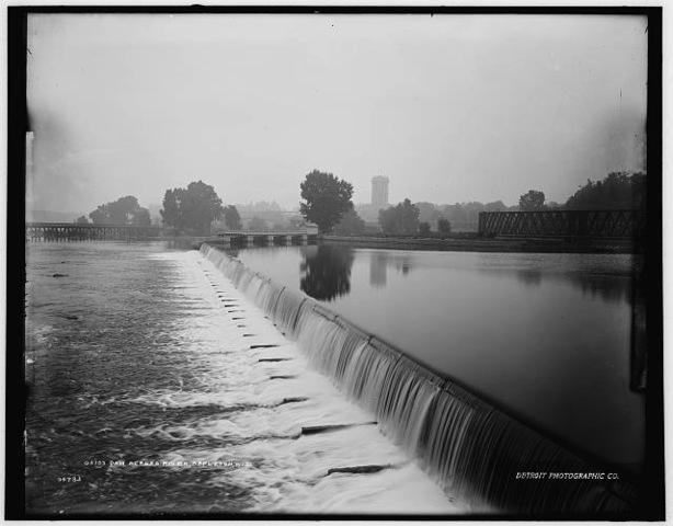 First Hydroelectric dam is built.