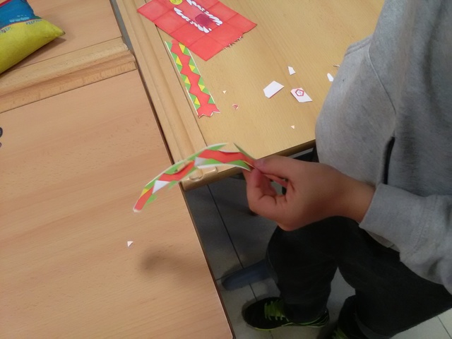 Fold the pieces of dragon