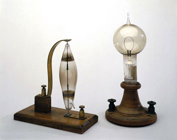 First Electric Lamp Invented