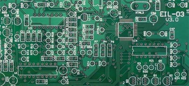 El inventor del circuito impreso fue Paul Eisler como parte de una radio.