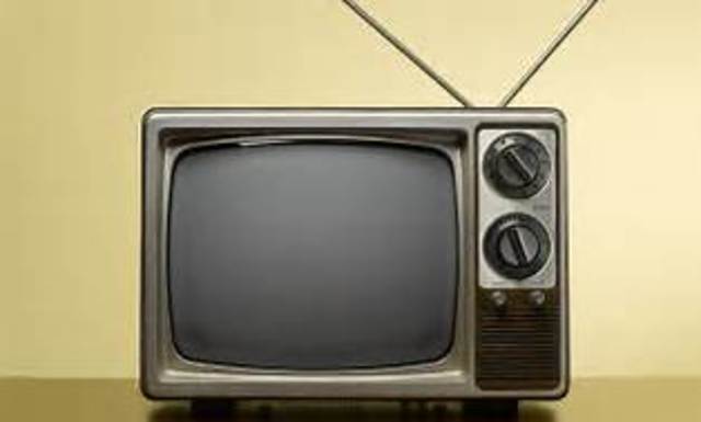Televisión o televisores.