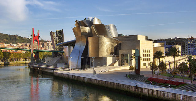 FRANK OWEN GEHRY