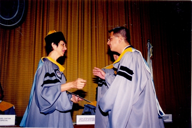 Graduacion de Licenciatura en Administracion de Empresas