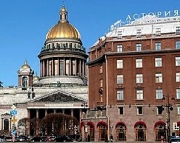 St. Petersburg made capital of Russia
