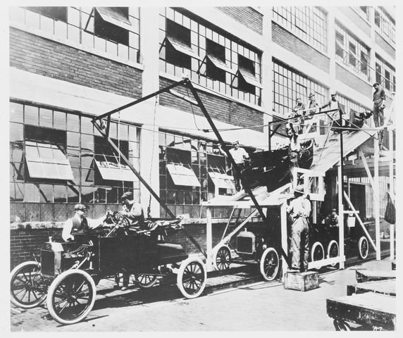 Ford automobile assembly line 1914