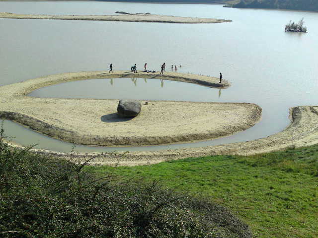 Smithson crea "Rotto Circle / Spiral Hill"