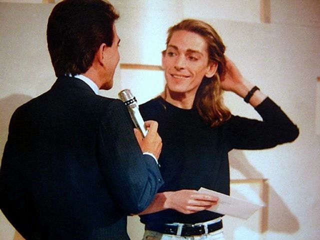 VIRUS Y SU DISCO DE ORO