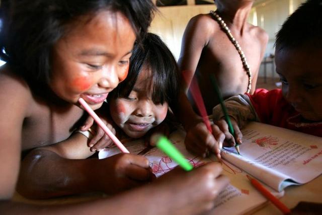 Educación indígena, escuela-comunidad.