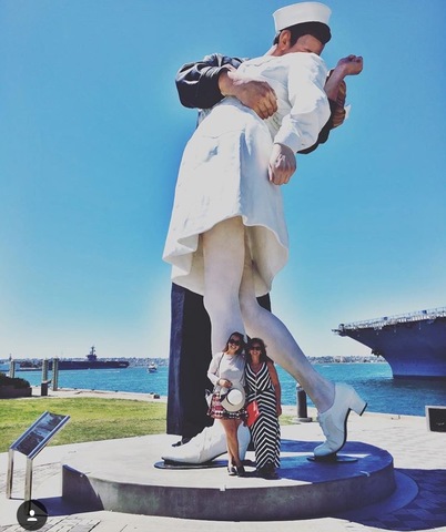 Unconditional Surrender Kiss Statue - San Diego