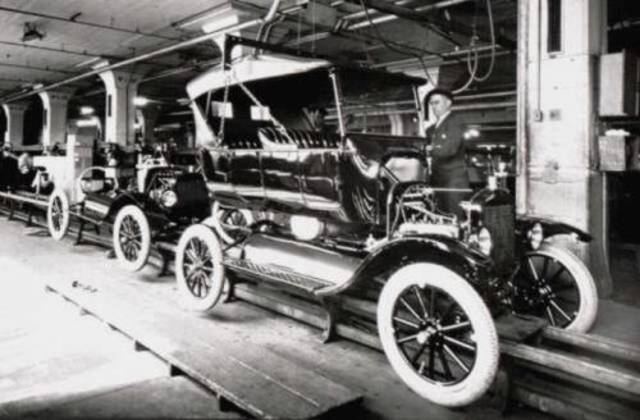 COMIENZO DE LA SEGUNDA REVOLUCIÓN INDUSTRIA