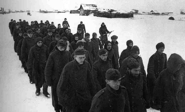 La sexta facción de Ejército Alemán se rinde a manos de los soviéticos